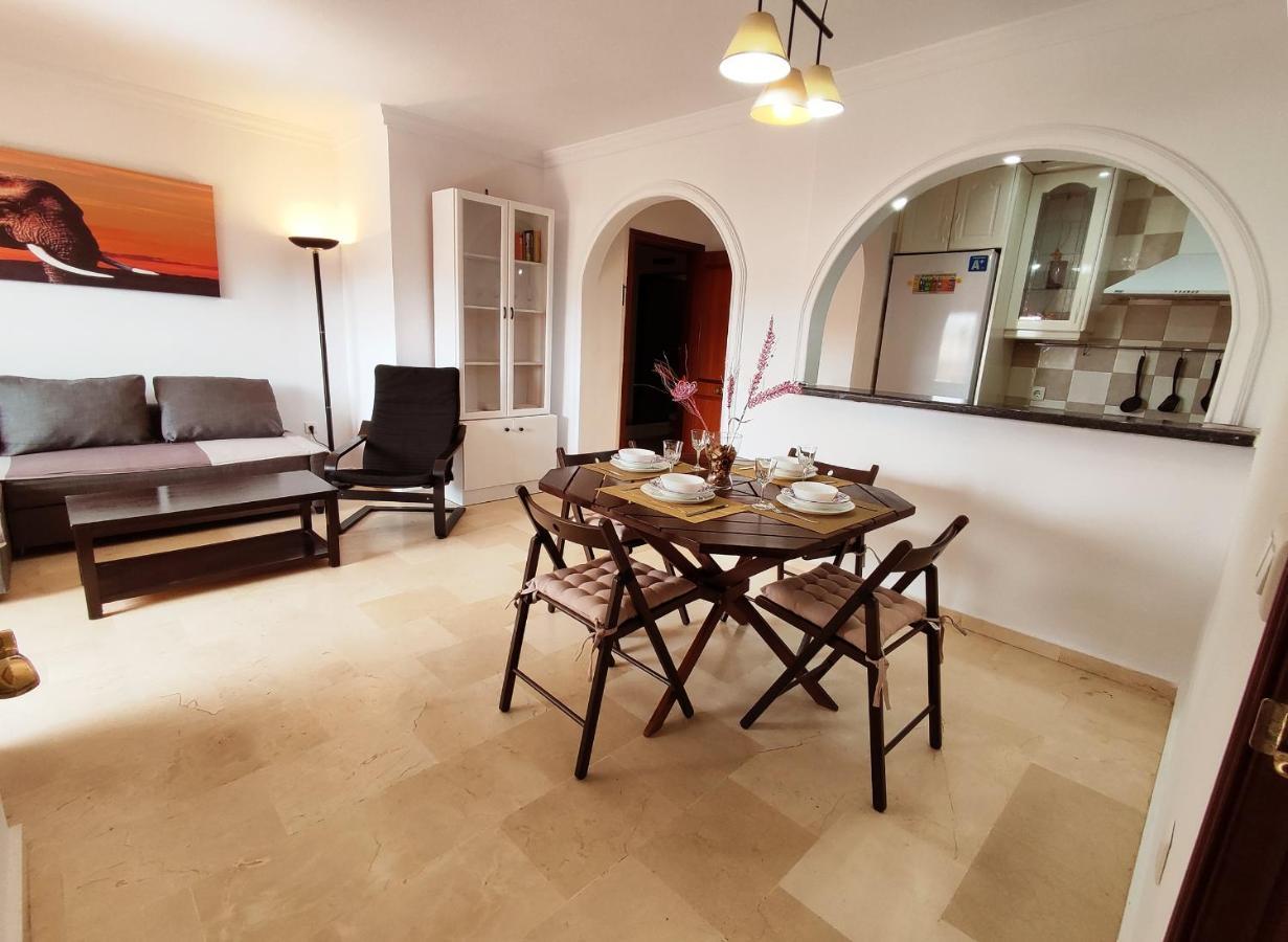2Bdr Sunny Apartment With Pool And Private Parking In Benalmadena Luaran gambar