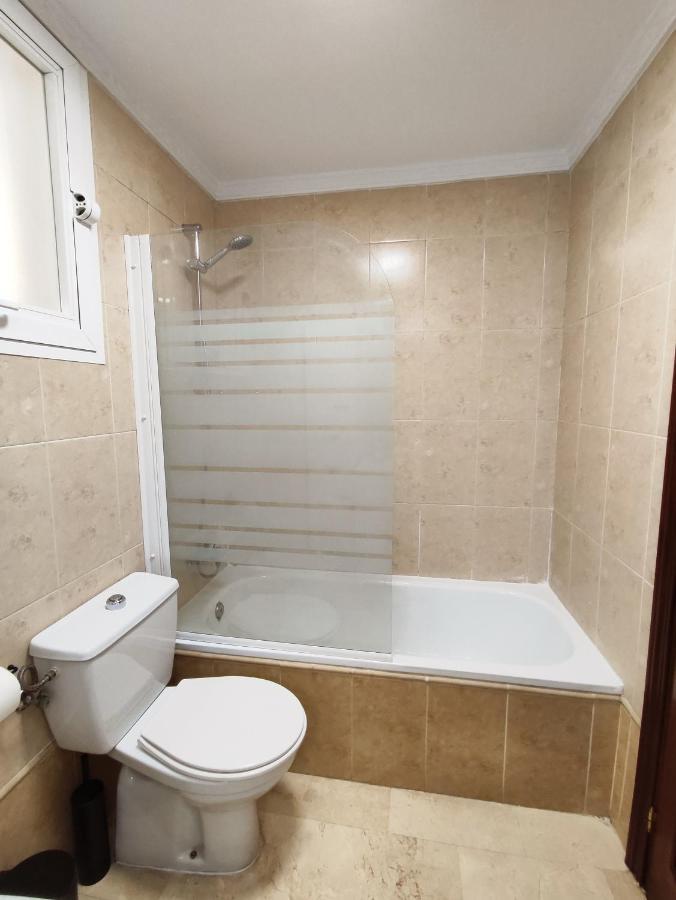 2Bdr Sunny Apartment With Pool And Private Parking In Benalmadena Luaran gambar