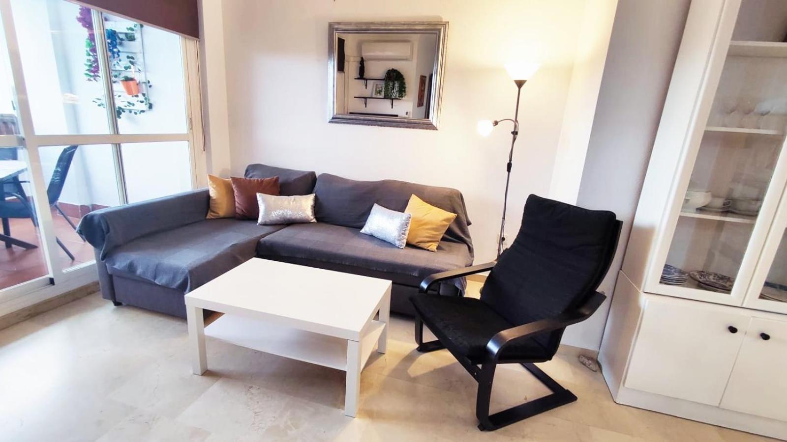 2Bdr Sunny Apartment With Pool And Private Parking In Benalmadena Luaran gambar