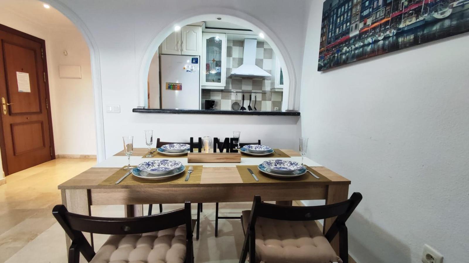 2Bdr Sunny Apartment With Pool And Private Parking In Benalmadena Luaran gambar